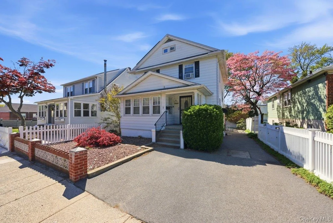 Photo of 7 Byron Avenue