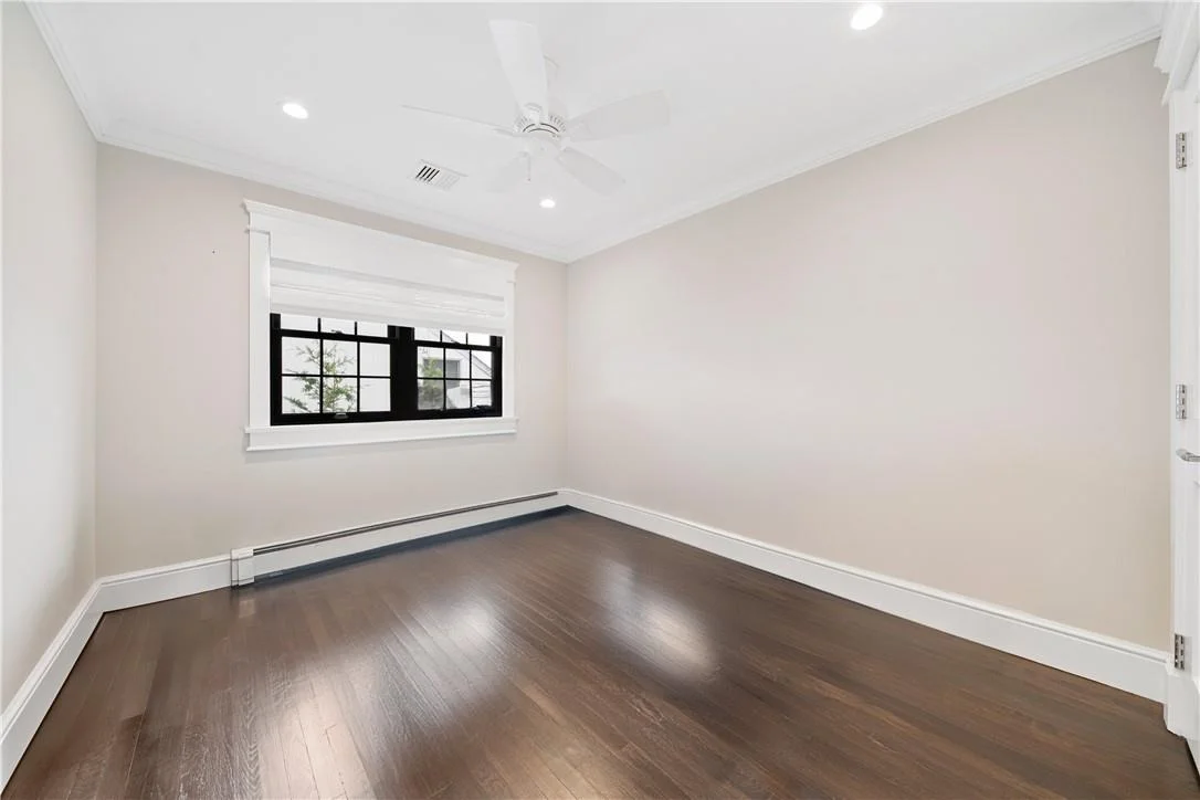 Photo of 2911 Harbor Road
