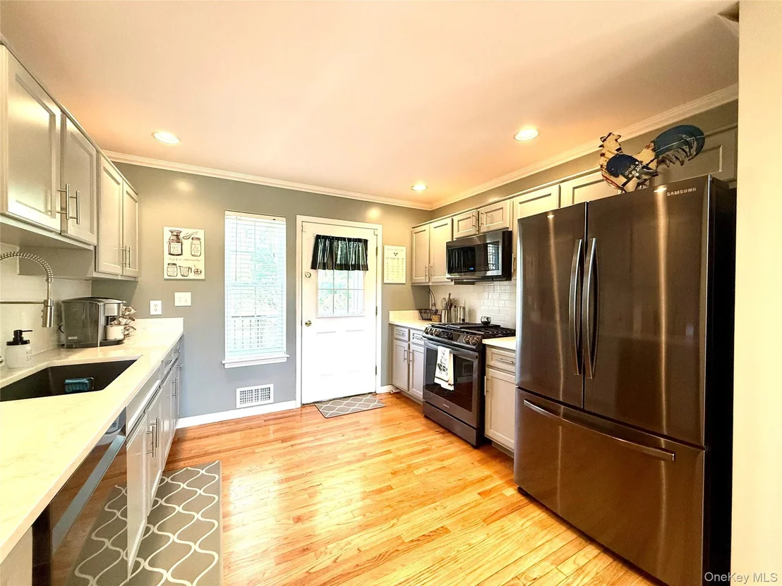 Photo of 142 Pinebrook Drive