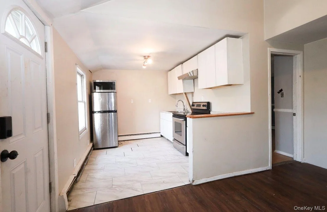 Photo of 12 Cedarhurst Avenue