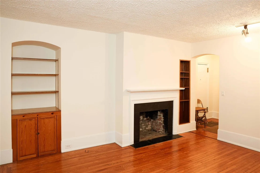 Photo of Unit 1A at 808 Bronx River Road