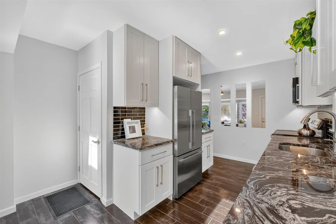 Photo of 105 Buckingham Avenue