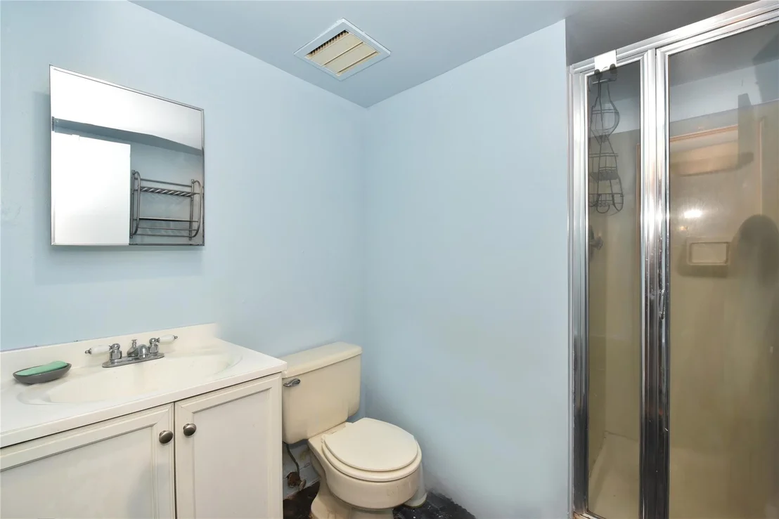 Photo of 195 Maple Avenue