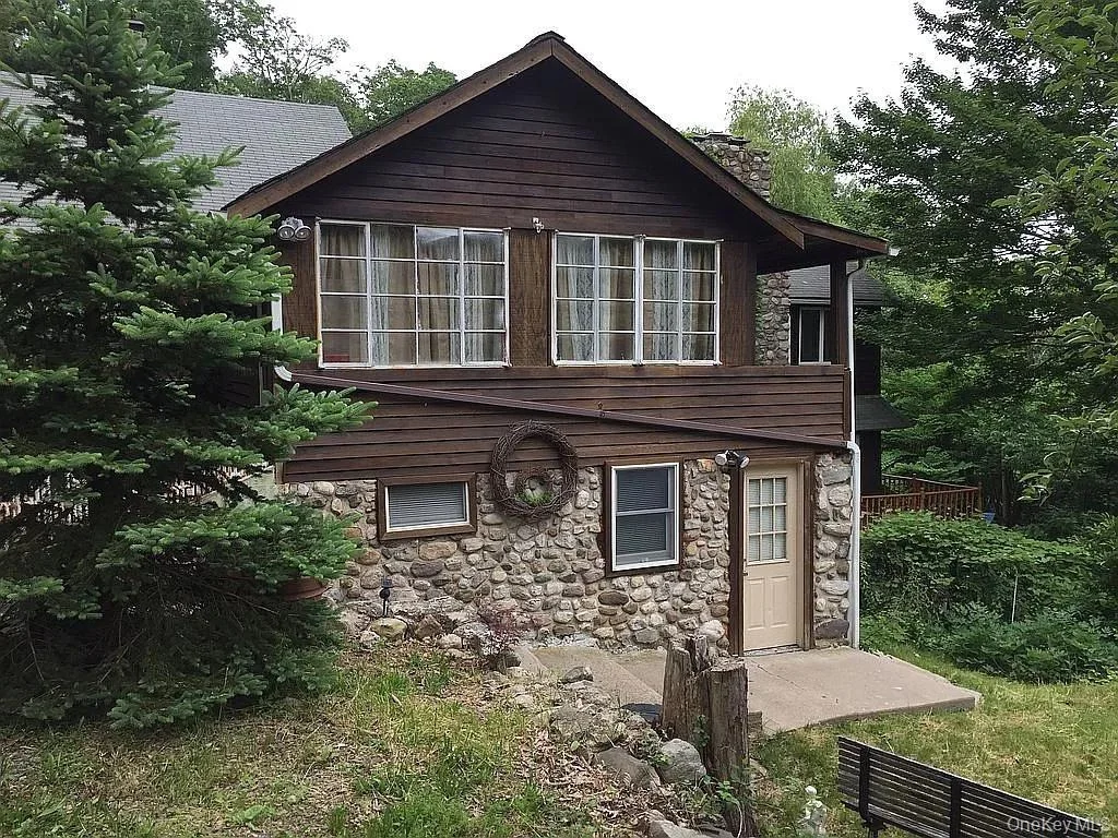 Photo of 27 Maple Trail