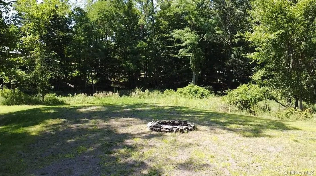 Photo of 484 Edison Timmerman Road