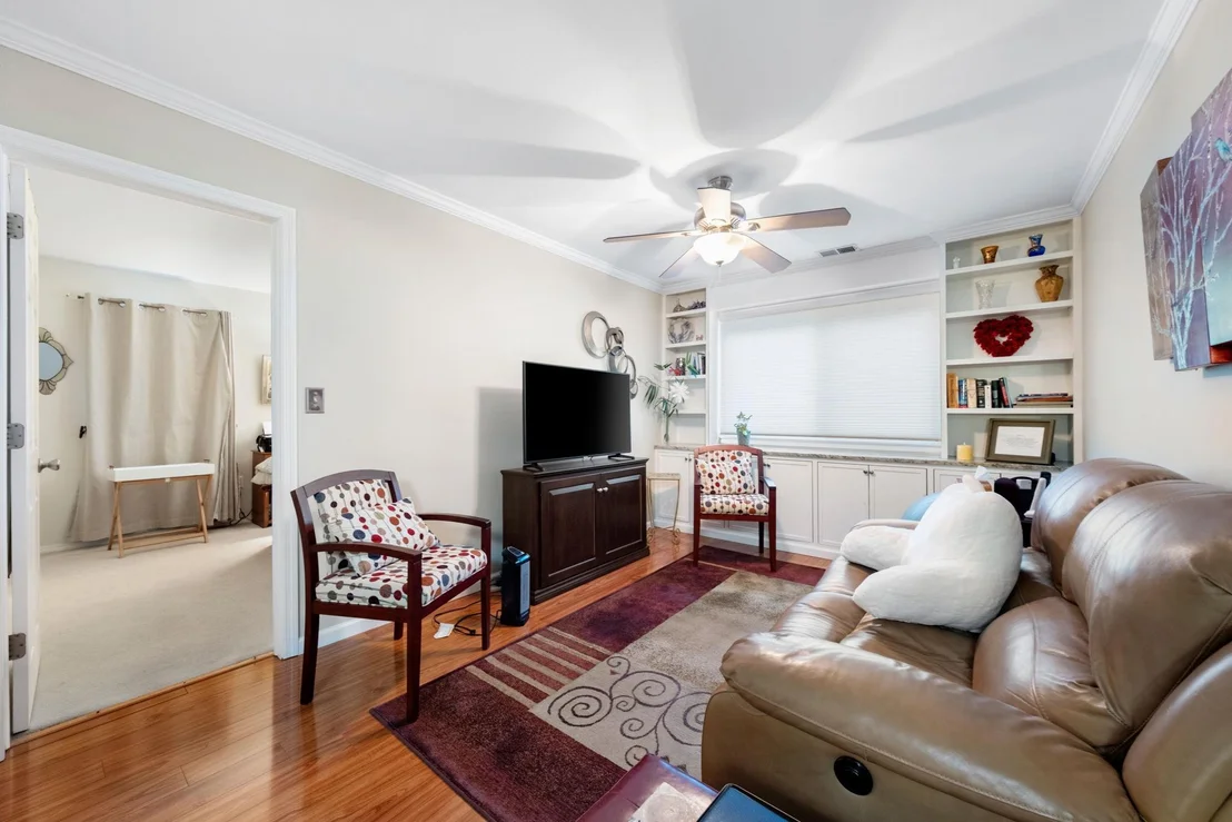 Photo of Unit J at 7 KNIGHTSBRIDGE