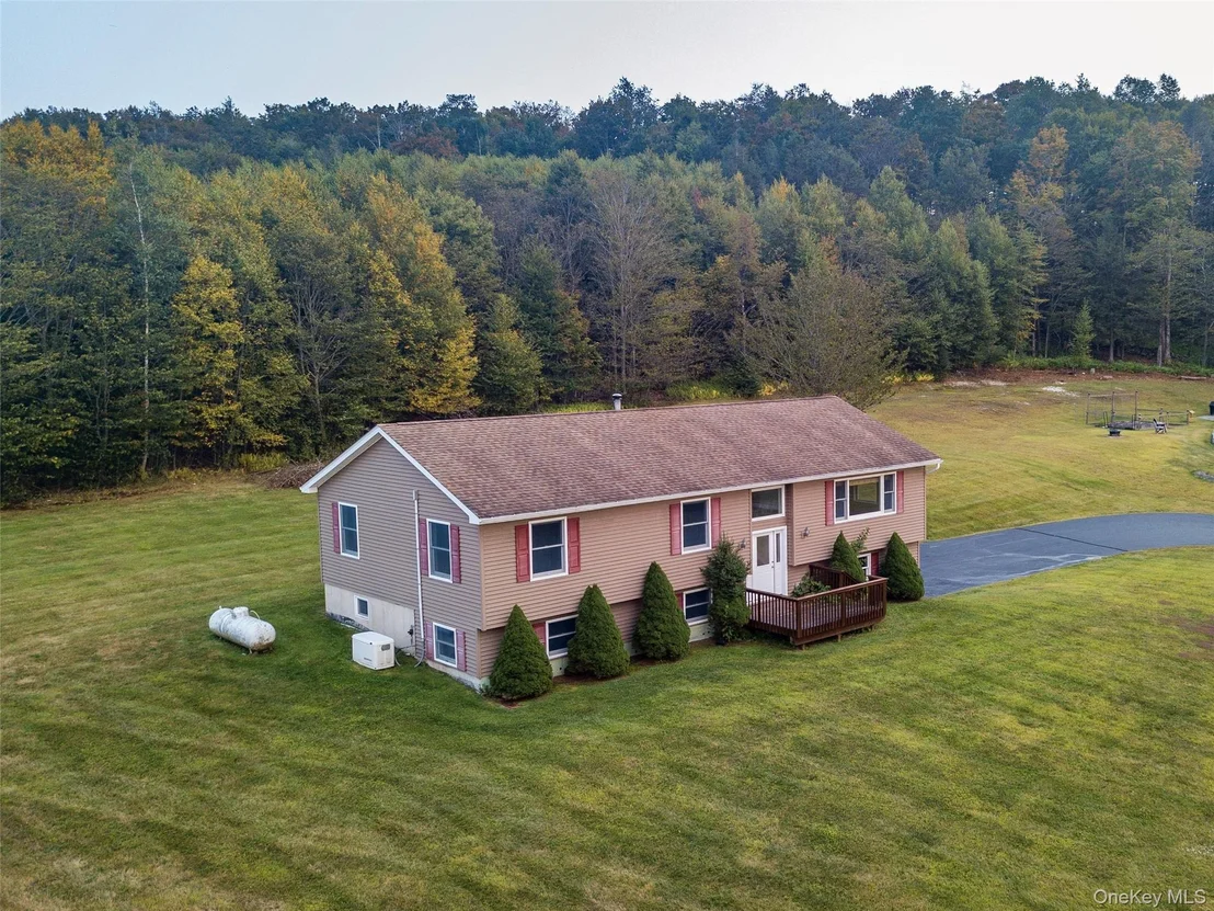 Photo of 376 Wade Road