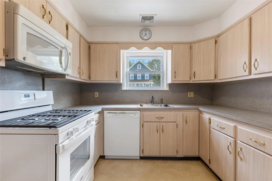 Photo of 156 2nd Street
