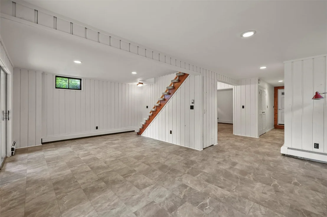 Photo of 1122 Lake View Road