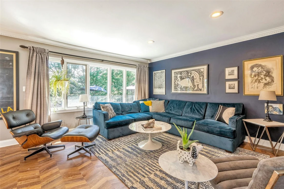 Photo of 142 Sutton Drive