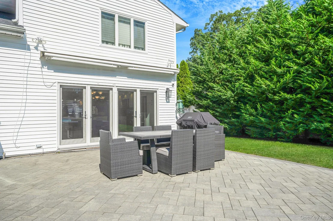 Photo of 29 Selden Boulevard