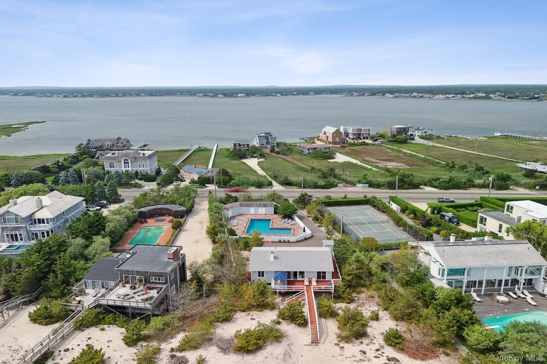 Photo of 355 Dune Rd