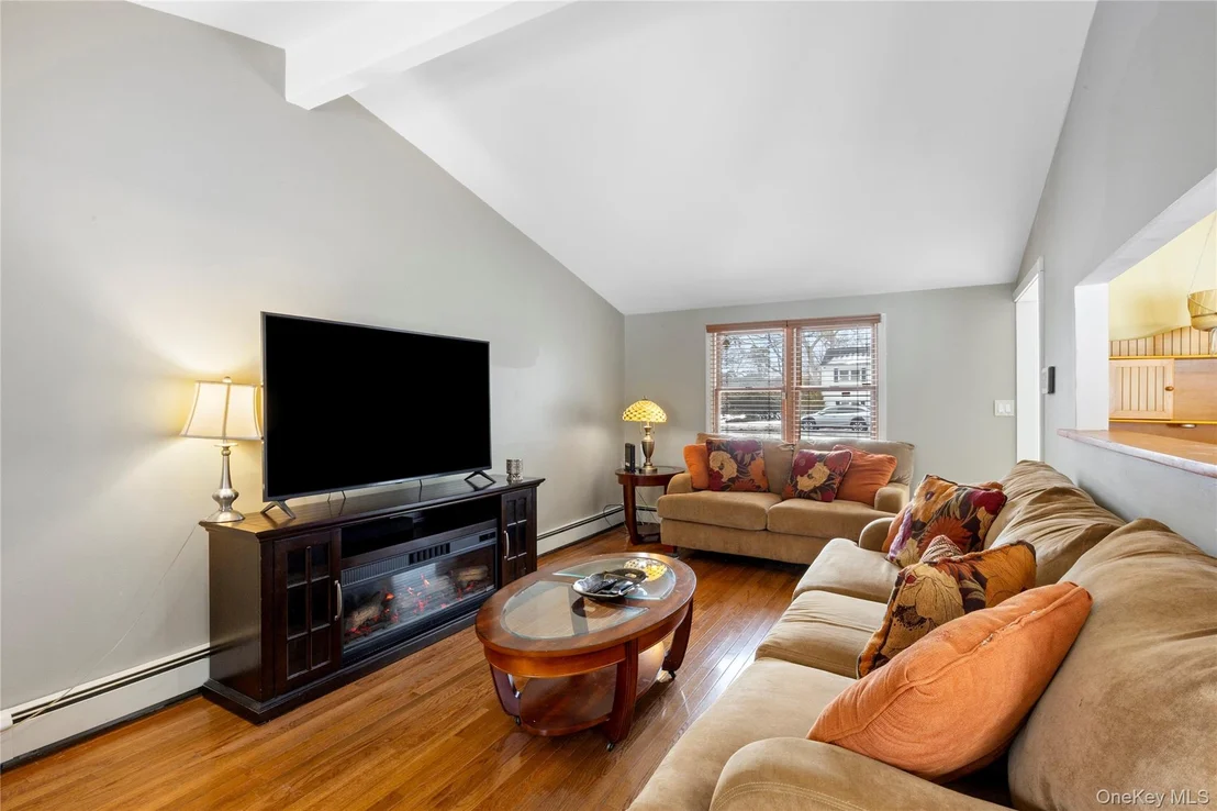 Photo of 137 Riverside Avenue