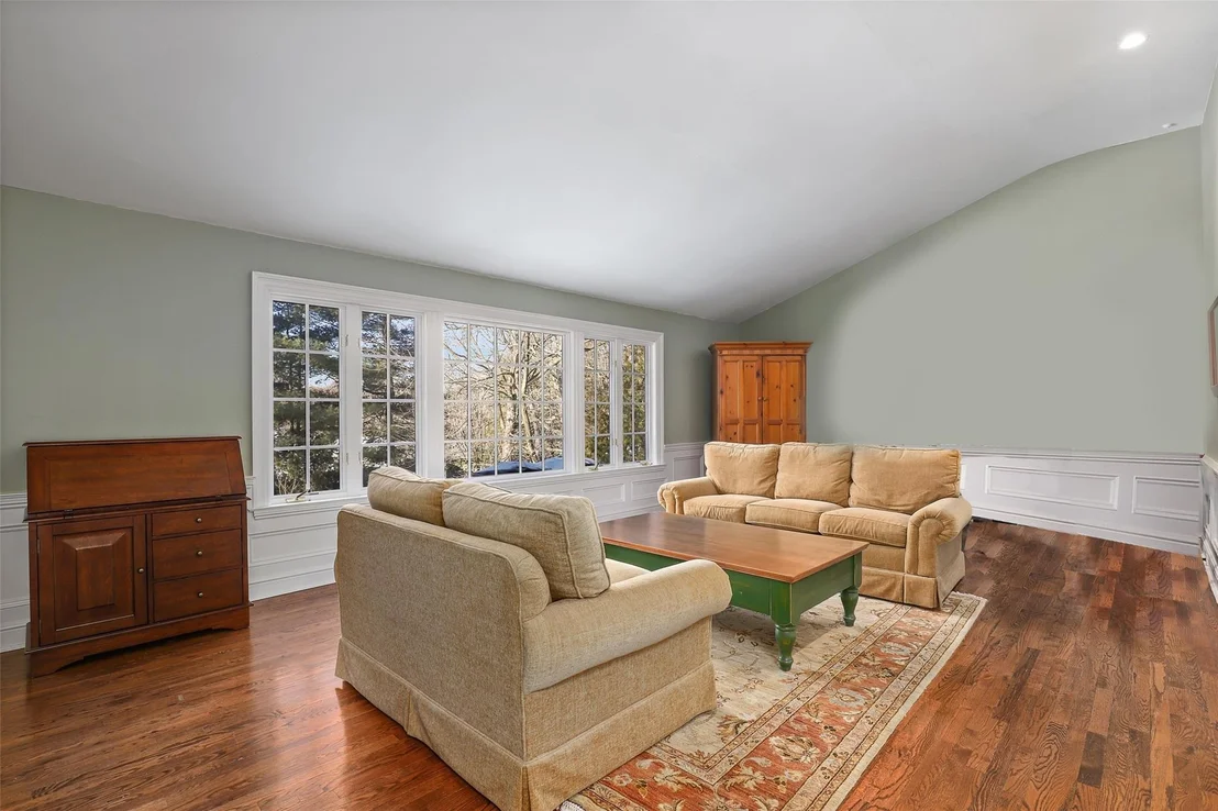 Photo of 5 Country Ridge Circle