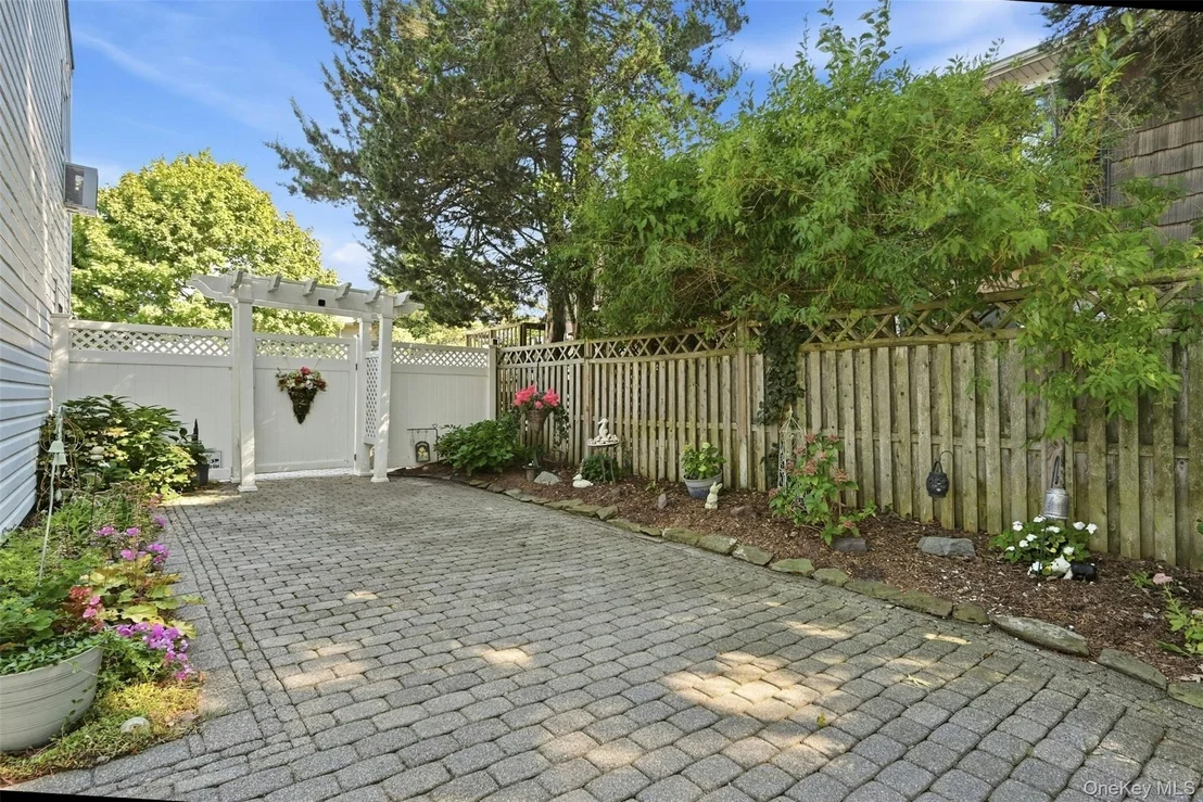 Photo of 75 Bayview Drive