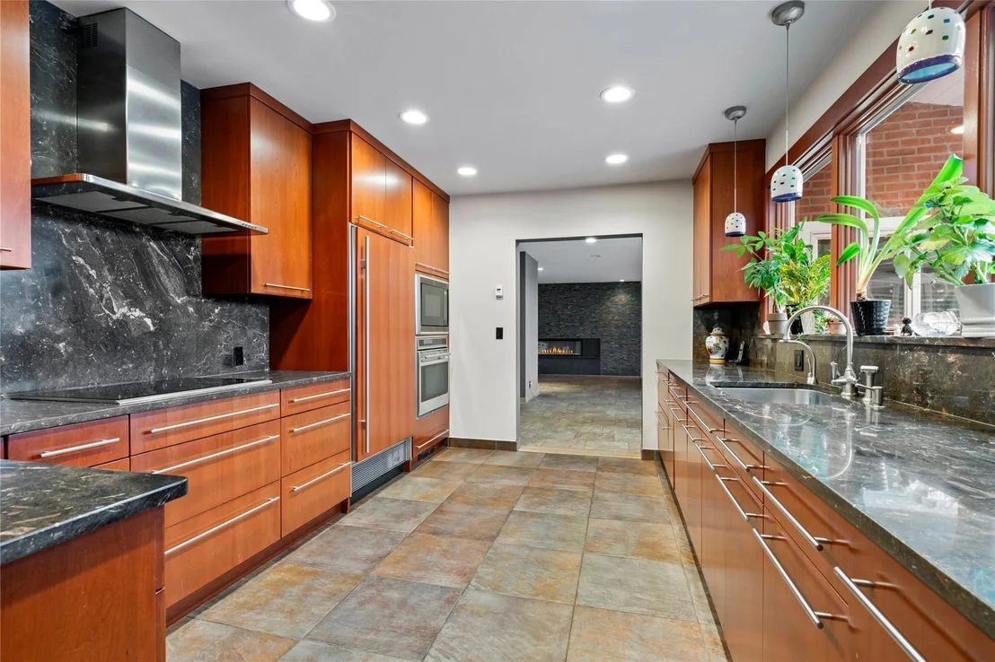 Photo of 145 Crescent Drive