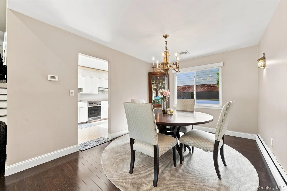 Photo of 614 Pine Lane