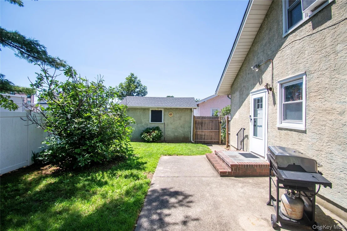 Photo of 2415 Gale Avenue