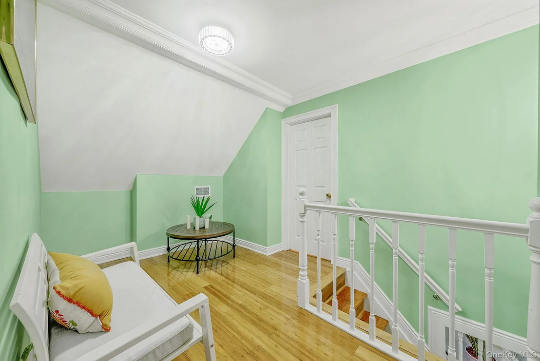 Photo of 20 Howe Road