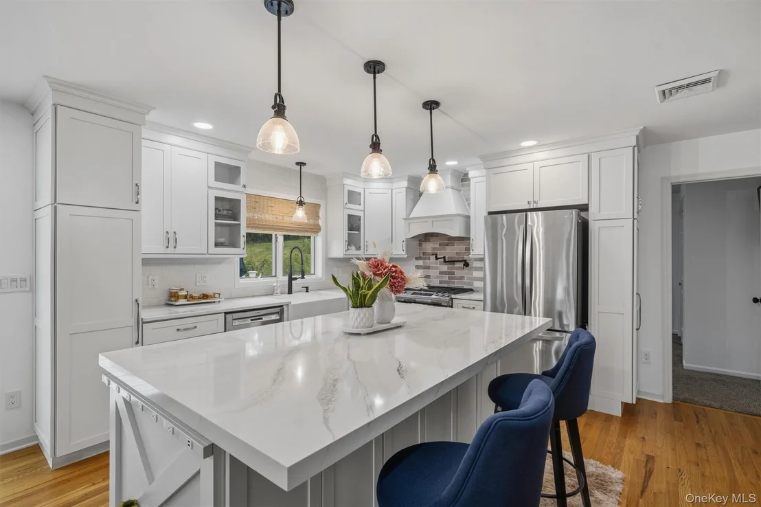 Photo of 412 Laroe Road