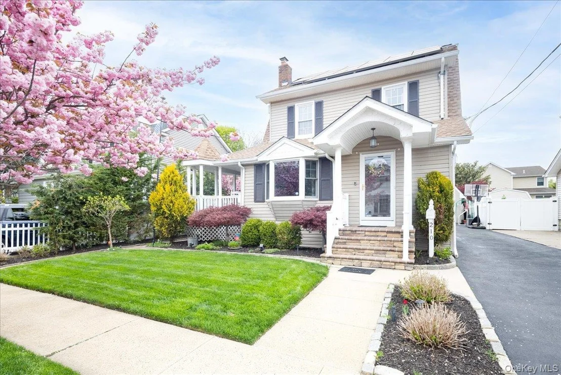 Photo of 210 Frederick Avenue