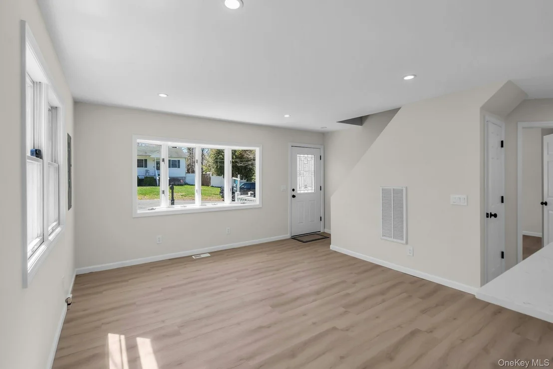 Photo of 133 Lakeview Drive