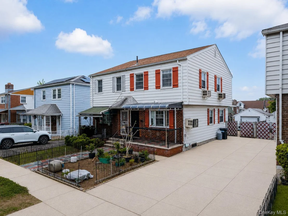Photo of 15911 65th Avenue