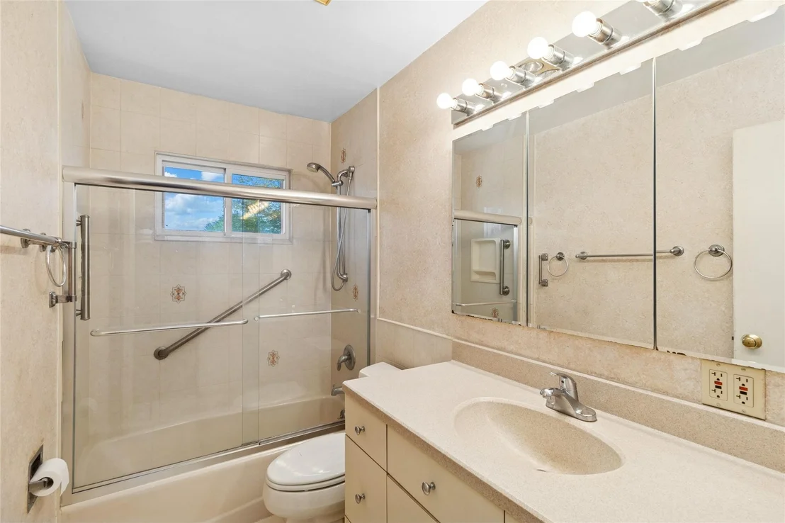 Photo of 56 Hayrick Lane