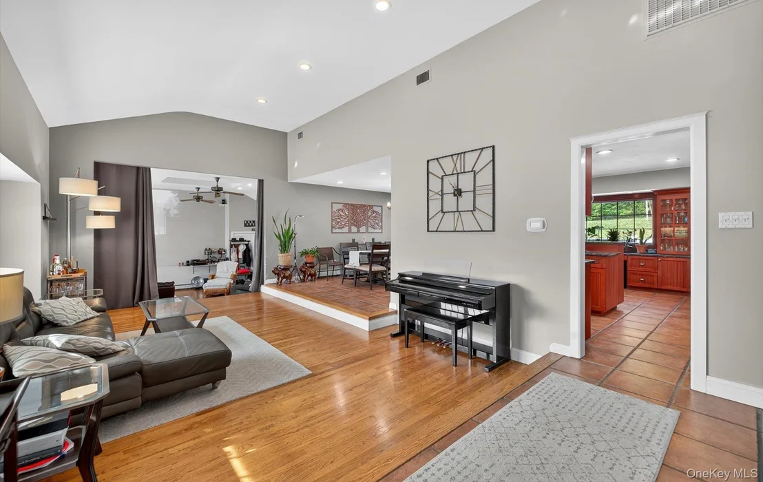 Photo of 10 Sorgi Court