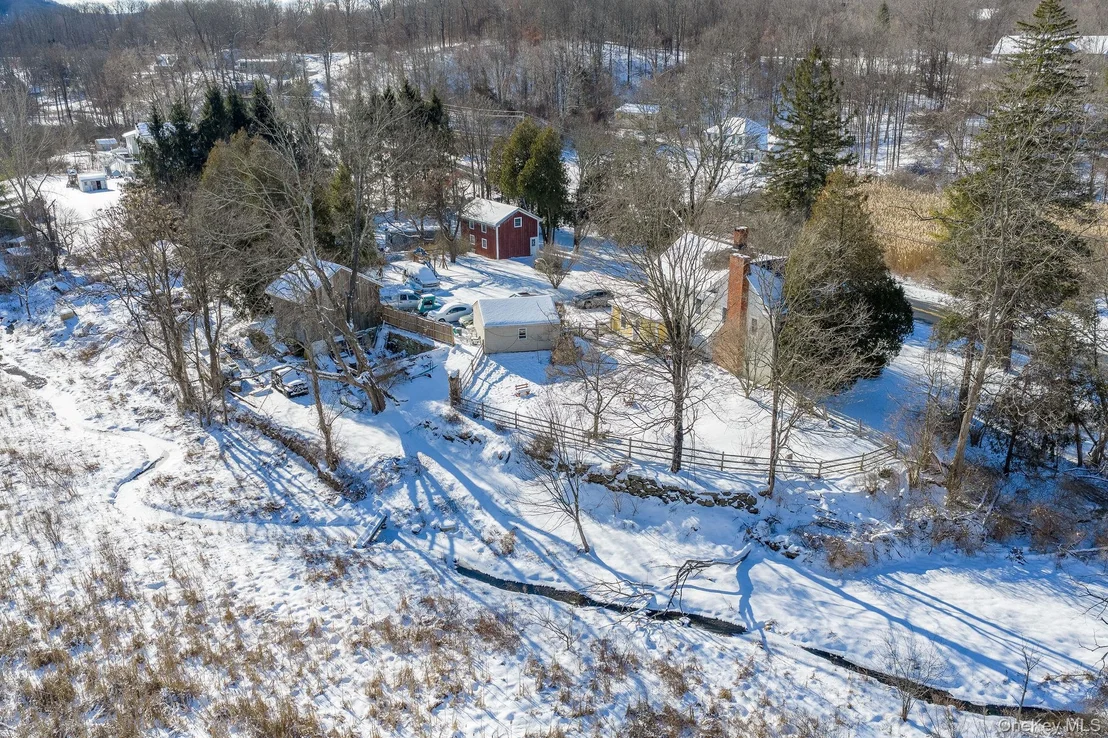 Photo of 735 Route 311