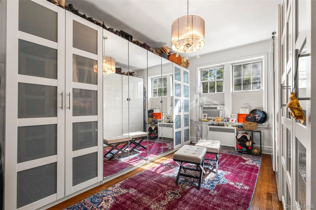 Photo of Unit 1A at 25 Parkview Avenue