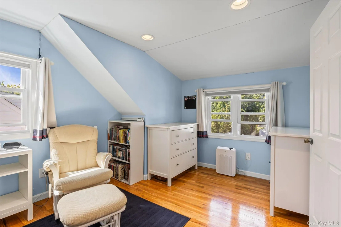 Photo of 10 Nassau Avenue