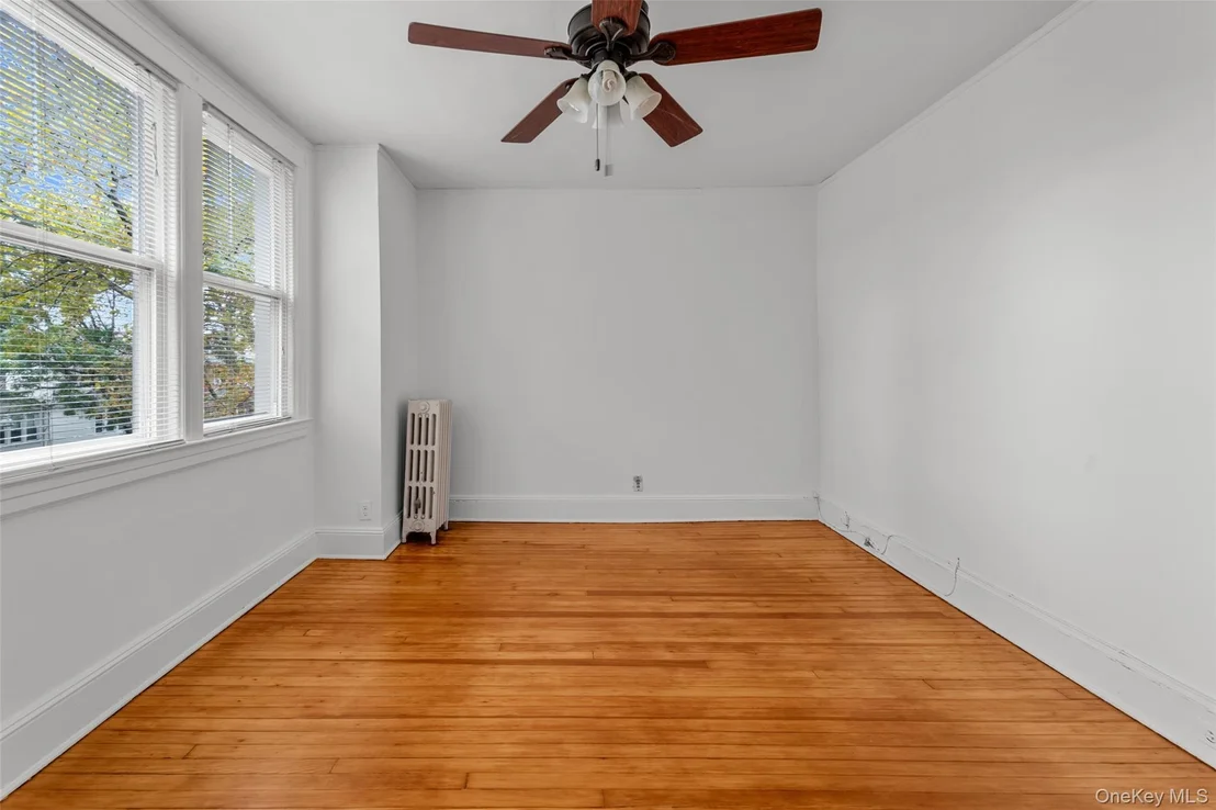 Photo of 6924 67th Pl