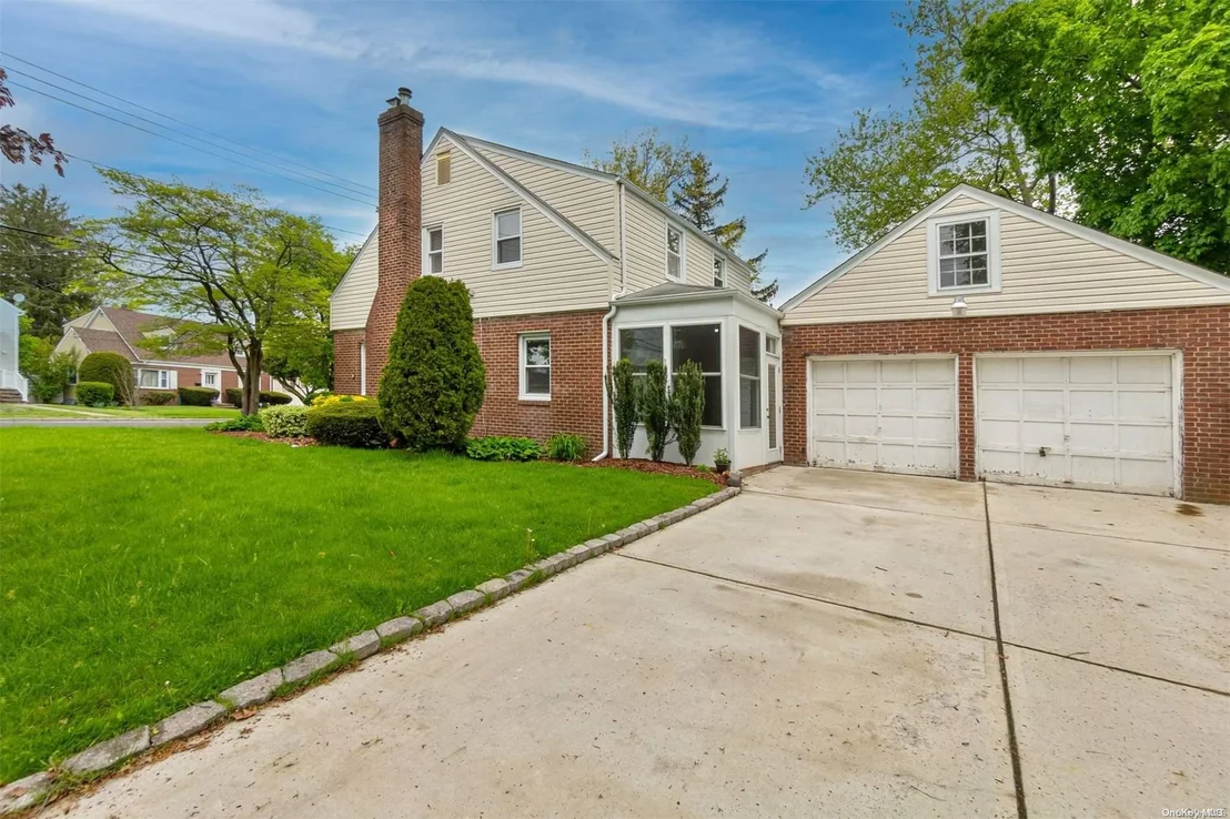 Photo of 220 Cedar Street