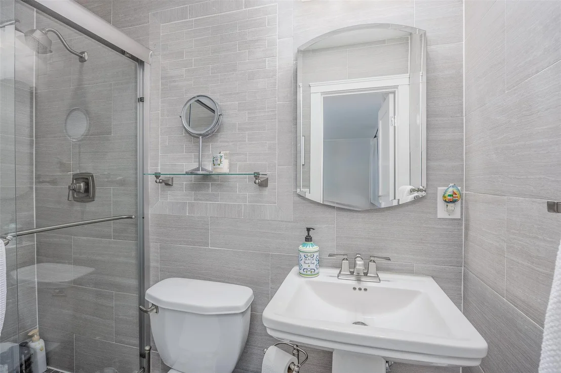 Photo of 2904 Harbor Road