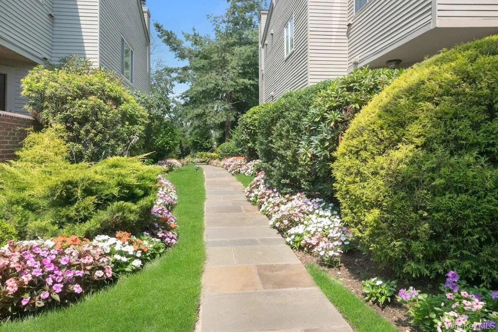 Photo of 8 Waterside Close