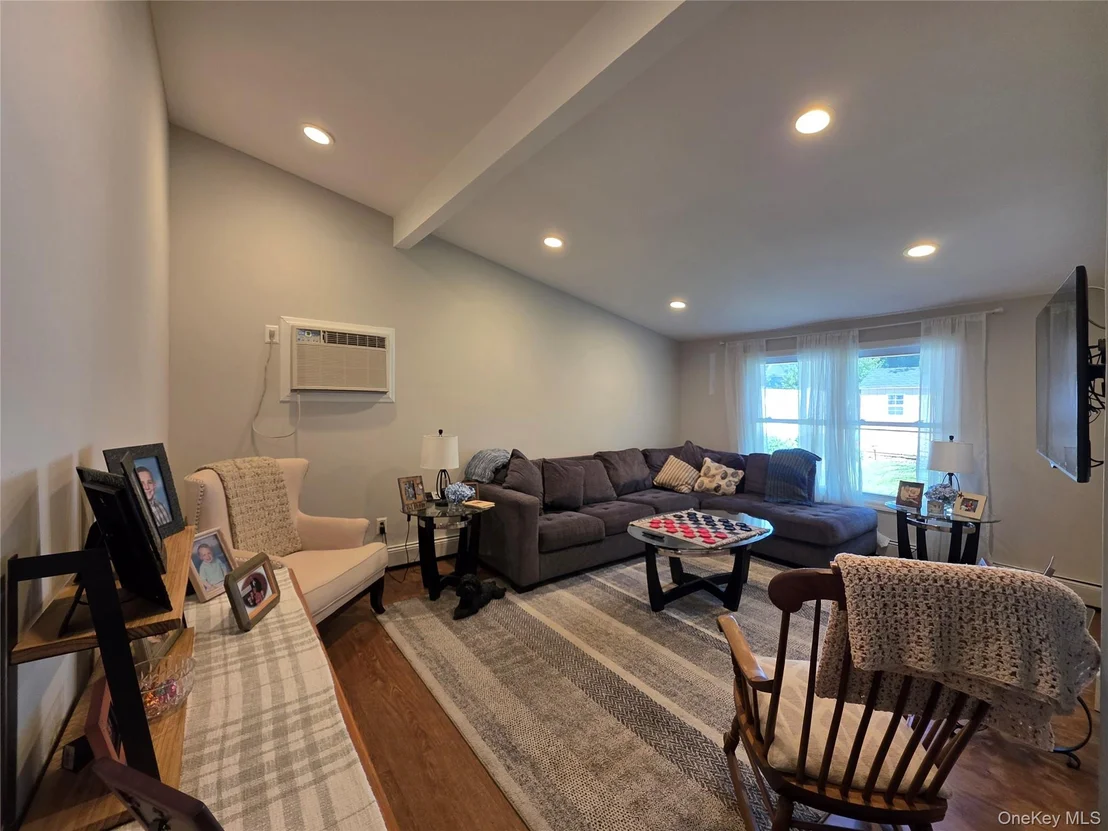 Photo of 140 Springtime Lane W
