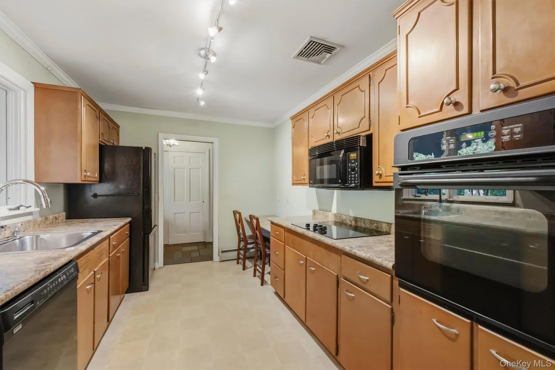 Photo of 10 Oak Bend Road