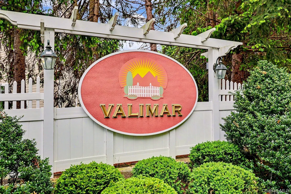 Photo of 32 Valimar Boulevard