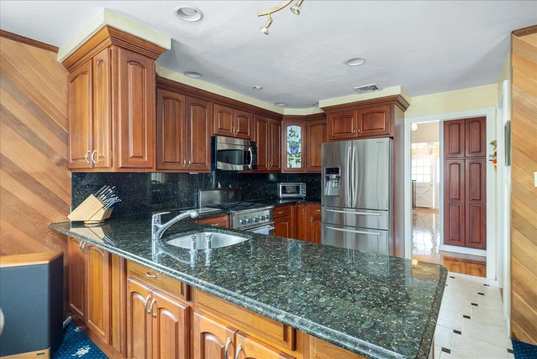 Photo of 897 Second Avenue