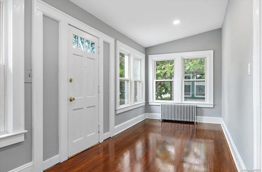 Photo of 187 Plainview Road