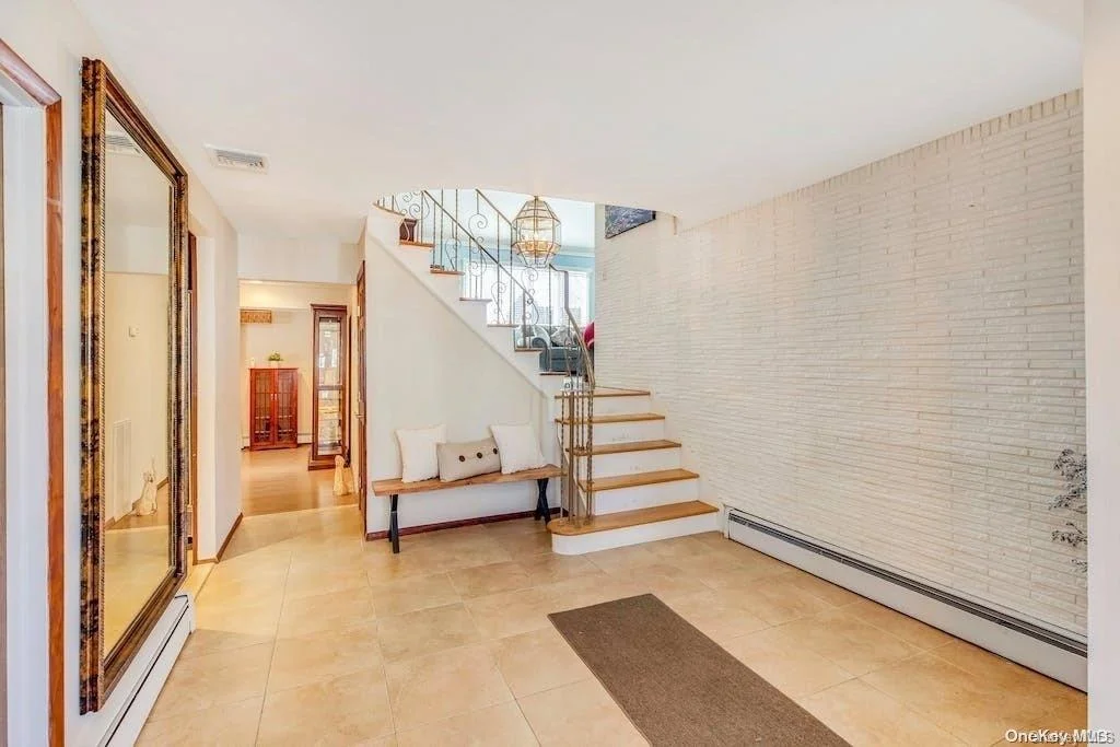 Photo of 8 Wesleyan Road