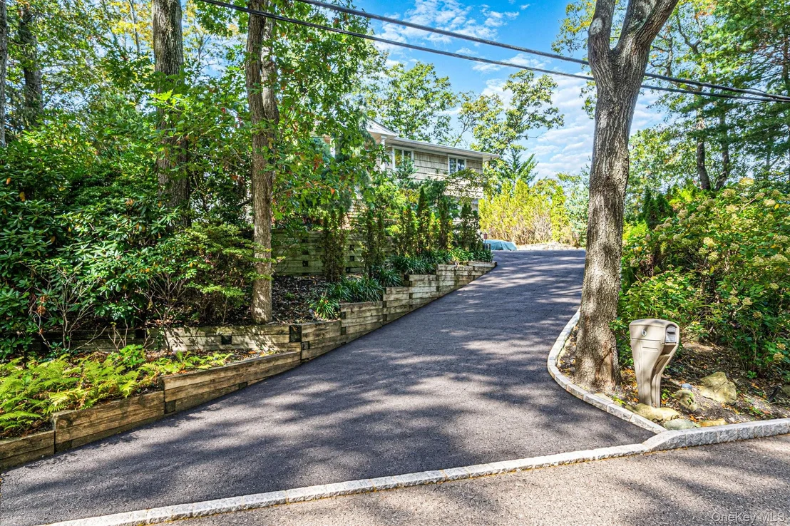 Photo of 6 Wyandanch Boulevard