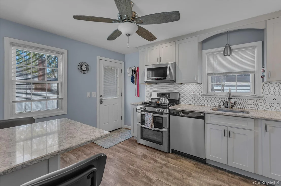 Photo of 113 Roosevelt Avenue
