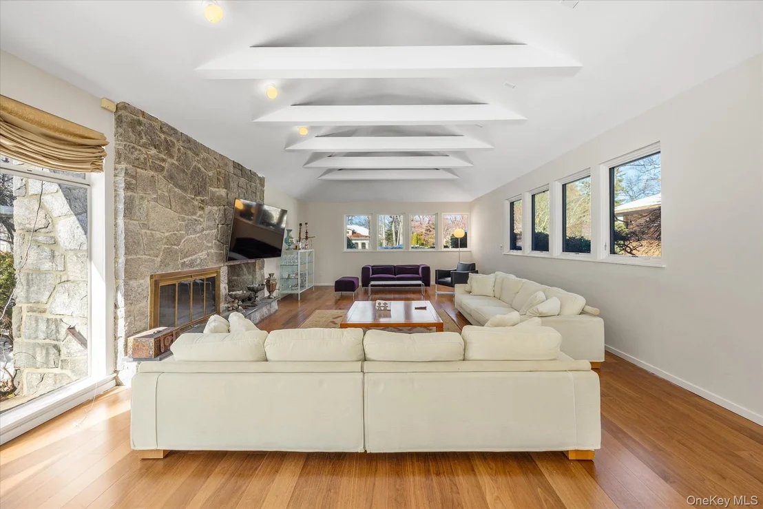 Photo of 20 Henhawk Road
