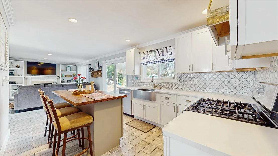 Photo of 33 Summersweet Drive