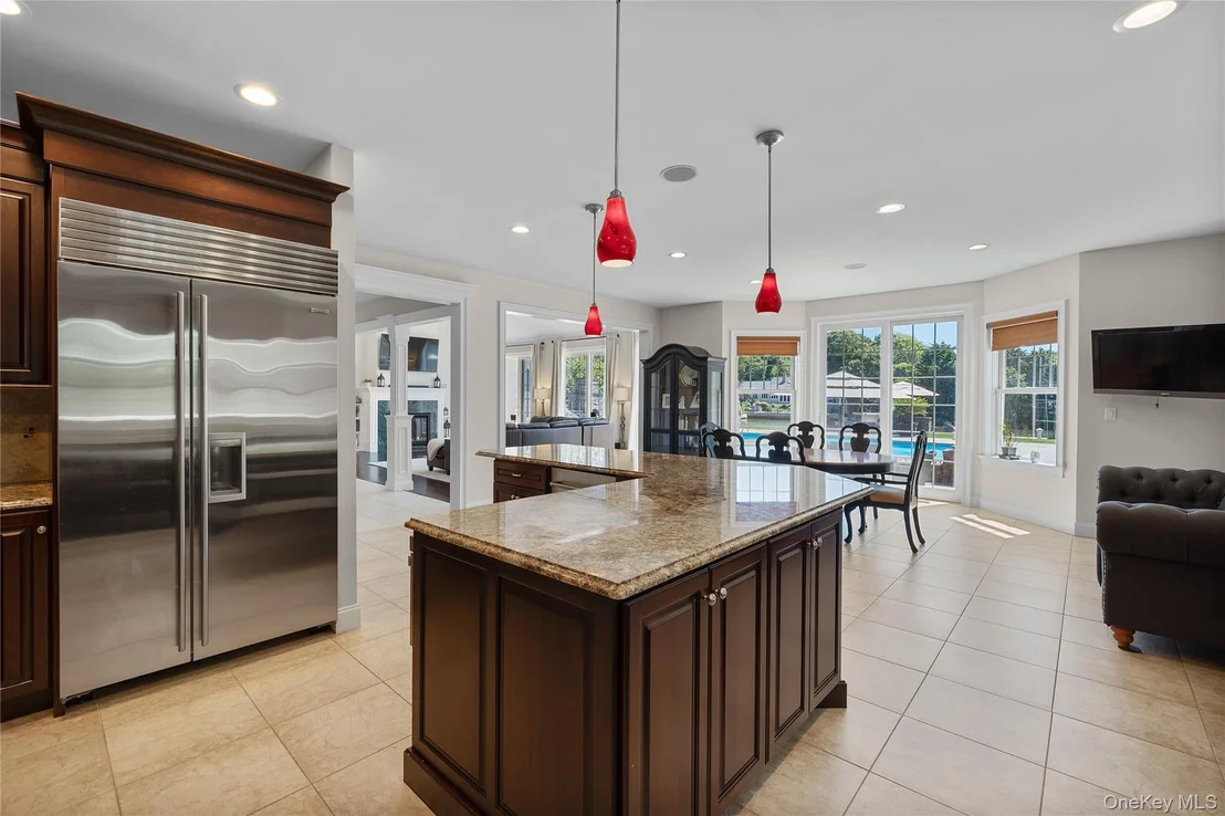Photo of 65 W Bayberry Road