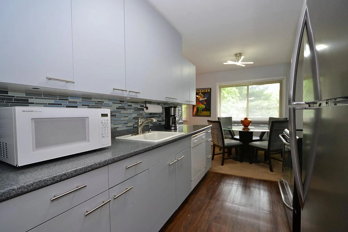 Photo of Unit 39B at 2449 Union Boulevard
