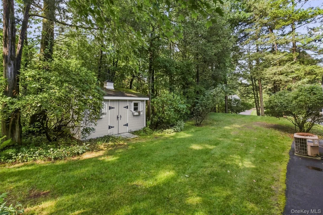 Photo of 10 Oak Bend Road
