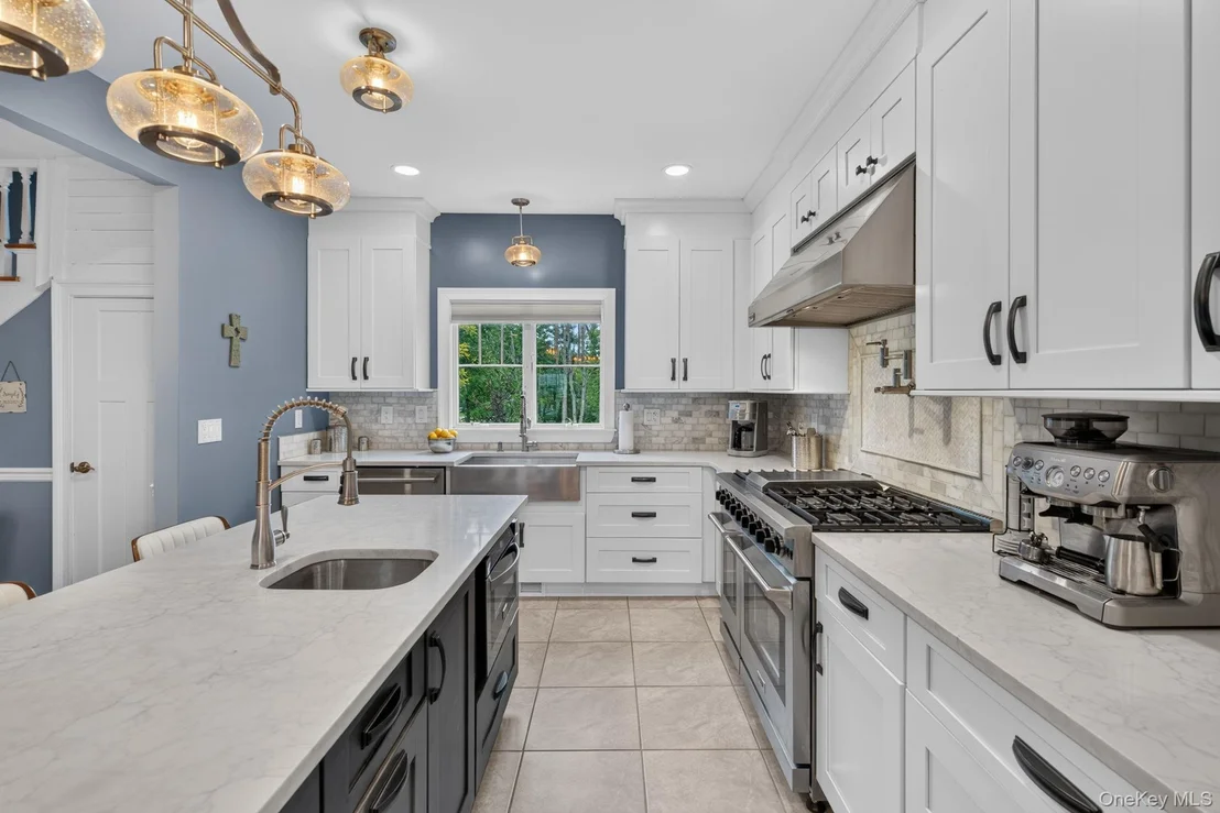 Photo of 42 Colonial Avenue